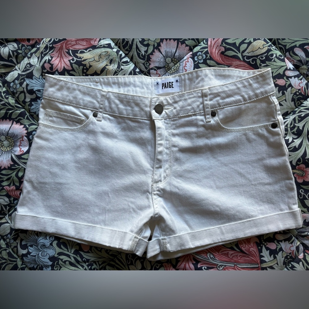 PAIGE White Cuffed Jean Short Shorts Size 30 Y2K